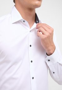 Eterna PERFORMANCE SHIRT - SLIM FIT - Hemd - weiß