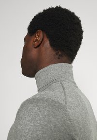 Thumbnail Image 8