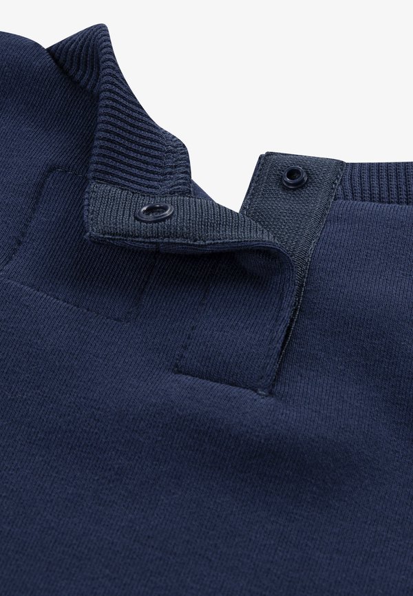 CORE BATWING CREW AND JOGG - Tracksuit2