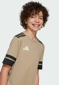 adidas Performance SQUADRA SHORT SLEEVE UNISEX - Športové tričko - blanch cargo   black   warm vanilla