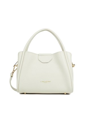 Sac à main Lancaster Paris en cuir blanc texturé avec poignées courtes, bandoulière amovible et ferrures dorées.