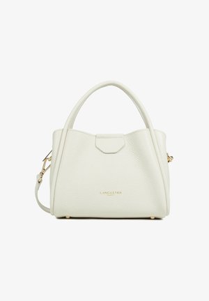 Sac à main Lancaster Paris en cuir blanc texturé avec poignées courtes, bandoulière amovible et ferrures dorées.