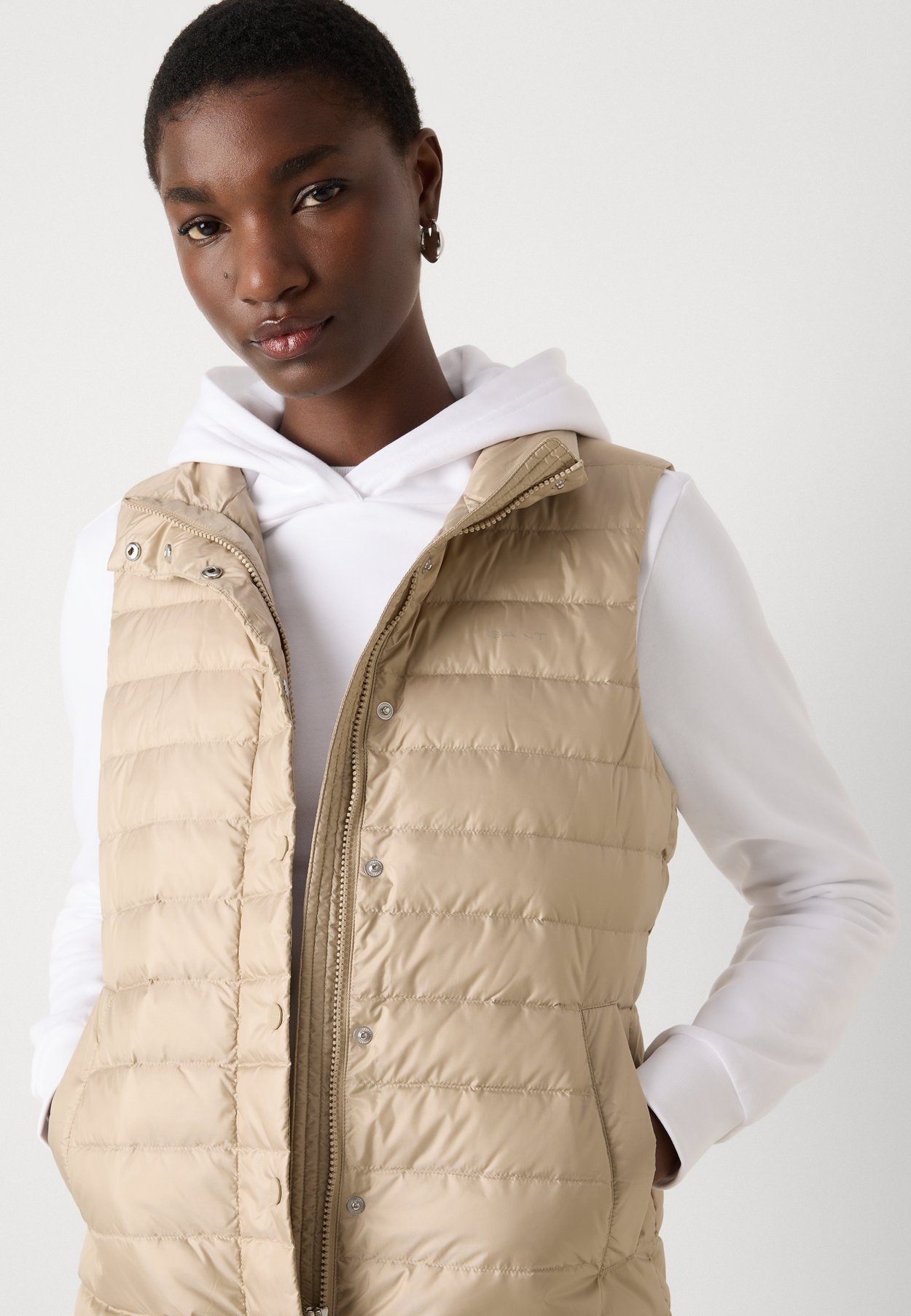 LIGHT VEST