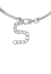 Collana choker in argento con design liscia, chiusura a moschettone e un'estensione della catena con forme ovali collegate.
