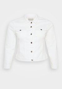Chaqueta de mezclilla blanca con mangas largas, cierre de botones, dos bolsillos en el pecho y botones en tono plateado. Textura suave y diseño corto.