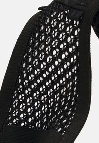 Salomon ACTIVE SKIN 4 WOMEN SET - Ruksak za hidrataciju - black/metal