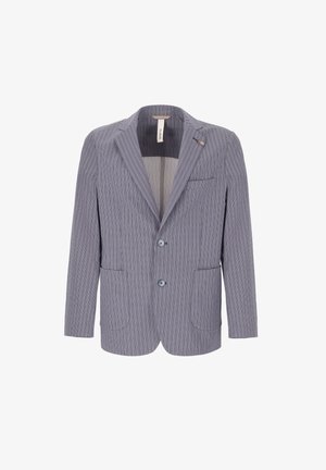 Blazer da uomo grigio chiaro con trama, con due bottoni, rever a lancia, taschino sul petto e due tasche applicate frontali su sfondo bianco.