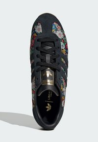 adidas Originals COUNTRY OG LIBERTY LONDON - Sneakers - aurora ink gum off white