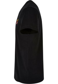 Tricou din bumbac negru cu mâneci scurte, guler rotund și un mic logo brodat pe piept; textură netedă, croi lejer.