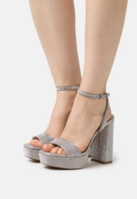 Steve Madden - LESSA - Sandaler med høye hæler - silver-coloured Miniatyrbilde 1