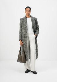 DRYKORN AISBY - Cappotto classico - black