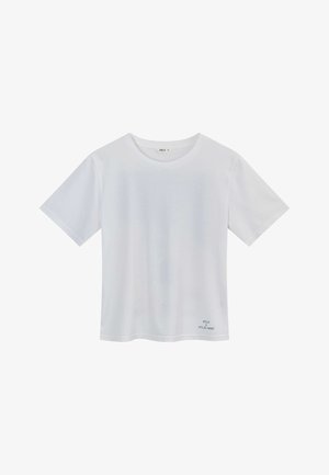 Wit T-shirt met korte mouwen en ronde hals, met kleine tekst "MELA X ATELIER MAVE" nabij de onderzoom, maat XS.