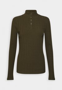 Olivgrüner gerippter Pullover mit hohem Kragen und vierknöpfiger Patte. Verfügt über lange Ärmel und ein körperbetontes Design für Wärme und Komfort.