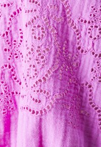 GAP EYELET - Blouse - budding lilac