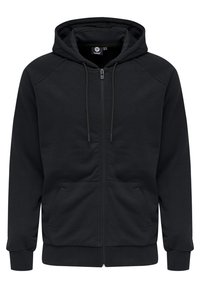 Haut en zip noir en tissu doux, doté d'une capuche avec cordon de serrage, de poches avant et de poignets côtelés. Texture lisse, design simple.