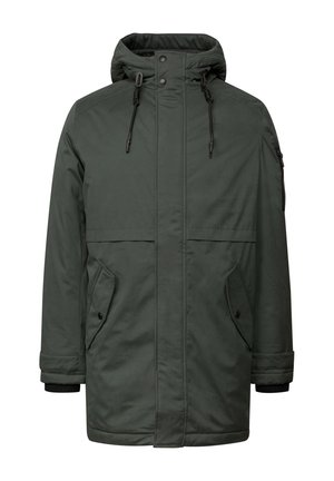 Tmavě zelená parka s kapucí, která má boční kapsy na zip, nastavitelné stahovací šňůrky a žebrované manžety pro teplo a pohodlné nošení.