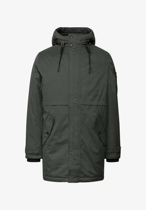 Parka de color verde oscuro con capucha, que cuenta con bolsillos laterales con cremallera, cordones ajustables y puños acanalados para ofrecer calor y un buen ajuste.
