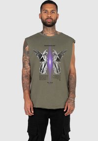 MJ Gonzales THE TRUTH  SLEEVELESS  - Topper - olive