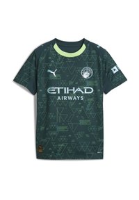 Sötétzöld, rövid ujjú focimez, világoszöld geometrikus mintázattal. Kerek nyakkivágással és Puma, valamint Etihad Airways logókkal rendelkezik.