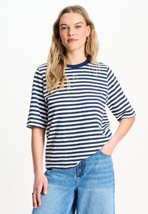 POM Amsterdam, TSHIRT - STRIPED BLUE WHITE - T-shirt print - blue