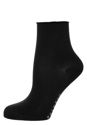 Czarna skarpetka do kostek o gładkiej fakturze, bezszwowym czole i zaokrąglonym palcu. Posiada logo nadrukowane z boku.