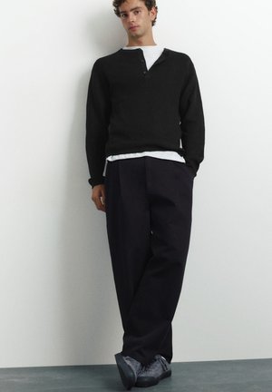 PULL&BEAR, HENLEY NECK - JUMPER - Jumper - black