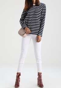 Lacoste LIVE Stickad tröja - dark blue