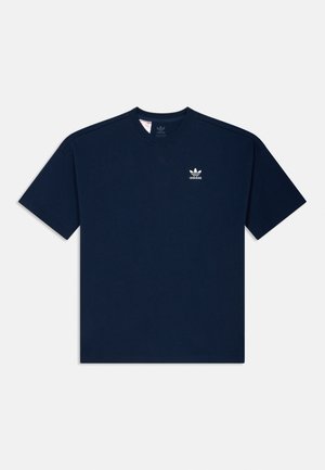 Laivastonsininen puuvillainen t-paita pyöreällä pääntiellä, lyhyillä hihoilla ja pienellä valkoisella Adidas-logolla rinnassa. Sileä pinta, normaalikokoinen malli.