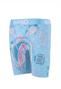 Lichtblauwe boxershorts met een haaiensnuitgrafiek en roze, witte PSD-logo's en patronen over de hele stof.