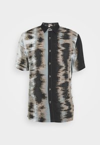 Košile s krátkými rukávy na knoflíky s kombinací černých, hnědých a světle modrých abstraktních vzorů. Má standardní límec a pět knoflíků vpředu.