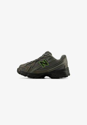 New Balance, 740 - Sneakers - black metallic alkaline green