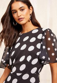 Friends Like These SHORT SLEEVE TIERED REGULAR FIT - Maxi šaty - black white