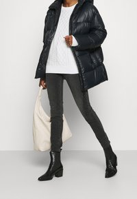 GAP Sweter