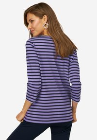 LAURASØN REGULAR FIT RINGEL RUNDHALS 3/4-ÄRMEL - Langarmshirt - purple