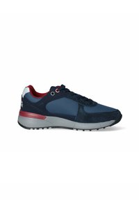 Sneaker blu navy con dettagli in suede e mesh, suola in gomma, punta rotonda, design con lacci, dettaglio sul tallone rosso e bianco e pannello laterale testurizzato.