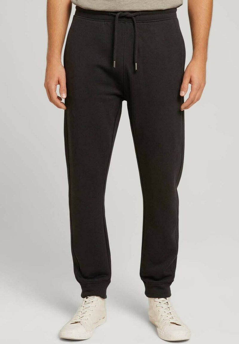 Herren Trainingsanzüge | TOM TAILOR Jogginghose black/schwarz - GJ48897 Herren Trainingsanzüge | TOM TAILOR Jogginghose black/schwarz - GJ48897