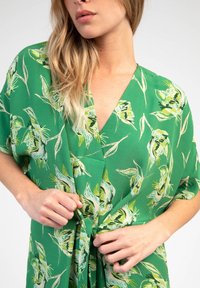 AN'GE PRINTED AND TIED MALOUMA - Robe de jour - bliss vert