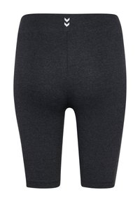 Mörkgrå idrottsshorts gjorda av stretchmaterial. Har en slät yta och en vit chevrondetalj på bakre midjebandet.