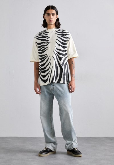 Roberto Cavalli PAINTED ZEBRA COOL FIT - Print T-shirt - ivory
