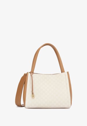 Béžová kabelka s texturovaným krémovým panelem zdobeným jemným vzorem loga. Hnědé kožené detaily s dvojitými rukojetěmi a odnímatelným popruhem přes rameno.