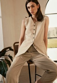 Next TAILORED  - Vesta - mink brown