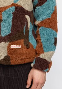 REVOLUTION Fleecejas - brown