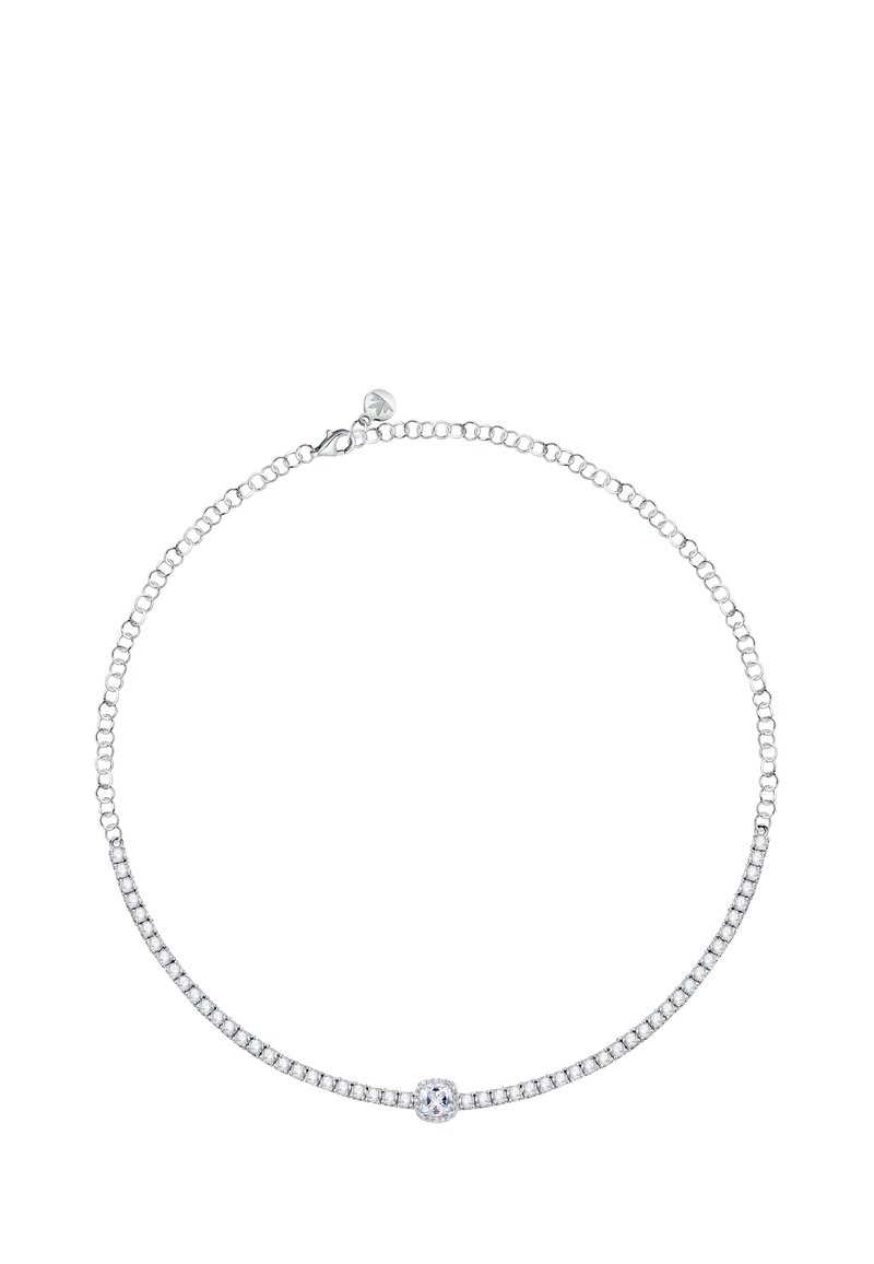 Collana d'argento con un design a catena, impreziosita da gemme trasparenti. La pietra centrale è rotonda e presenta dettagli elaborati che la circondano.