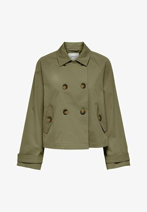 Giacca verde oliva corta con chiusura doppiopetto, grandi bottoni e due tasche laterali. Presenta un colletto classico e polsini larghi.