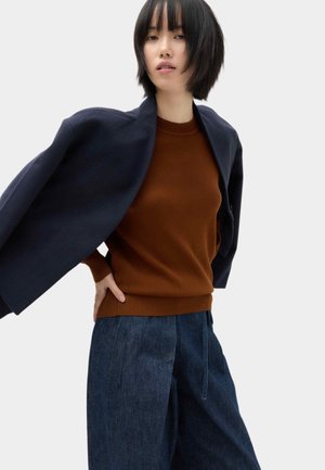 Marks & Spencer, WAISTED JUMPER - Strickpullover - cognac
