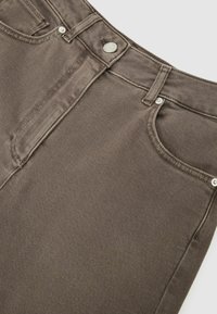 Neselectat, mocha brown