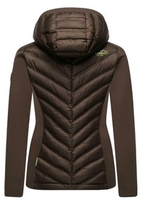 Giacca isolata marrone con cappuccio imbottito, caratterizzata da un design a rombi sul corpo e maniche lisce. Logo verde sulla spalla.