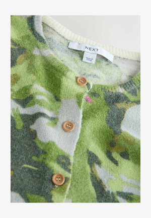 Cardigan verde și alb cu o textură moale, având un model camuflaj, închidere cu nasturi și guler cu rețea. Etichetă: NEXT.