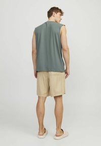 Jack & Jones JORVESTERBRO SLEEVELESS - Top - laurel wreath