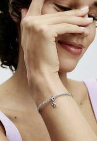 Pandora ROSE IN BLOOM DANGLE  - Talizman - silver coloured